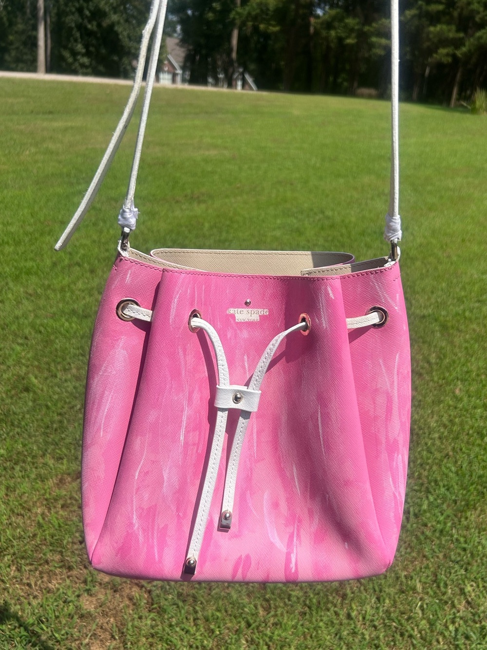 Kate Spade New York Pink White Bucket Bag Painted Modified Shoulder Purse